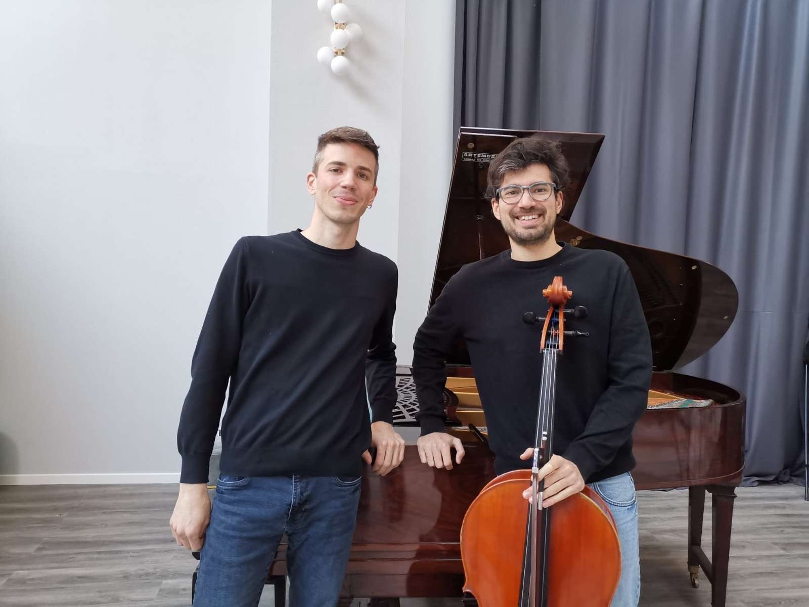 “Kaleidos, viaggio fra gli stili” da Beethoven a Piazzolla con i due giovani fenomeni di Torino