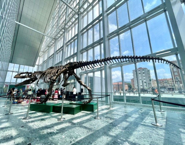 Ma che ci fa un dinosauro nel Grattacielo della Regione Piemonte al Lingotto?