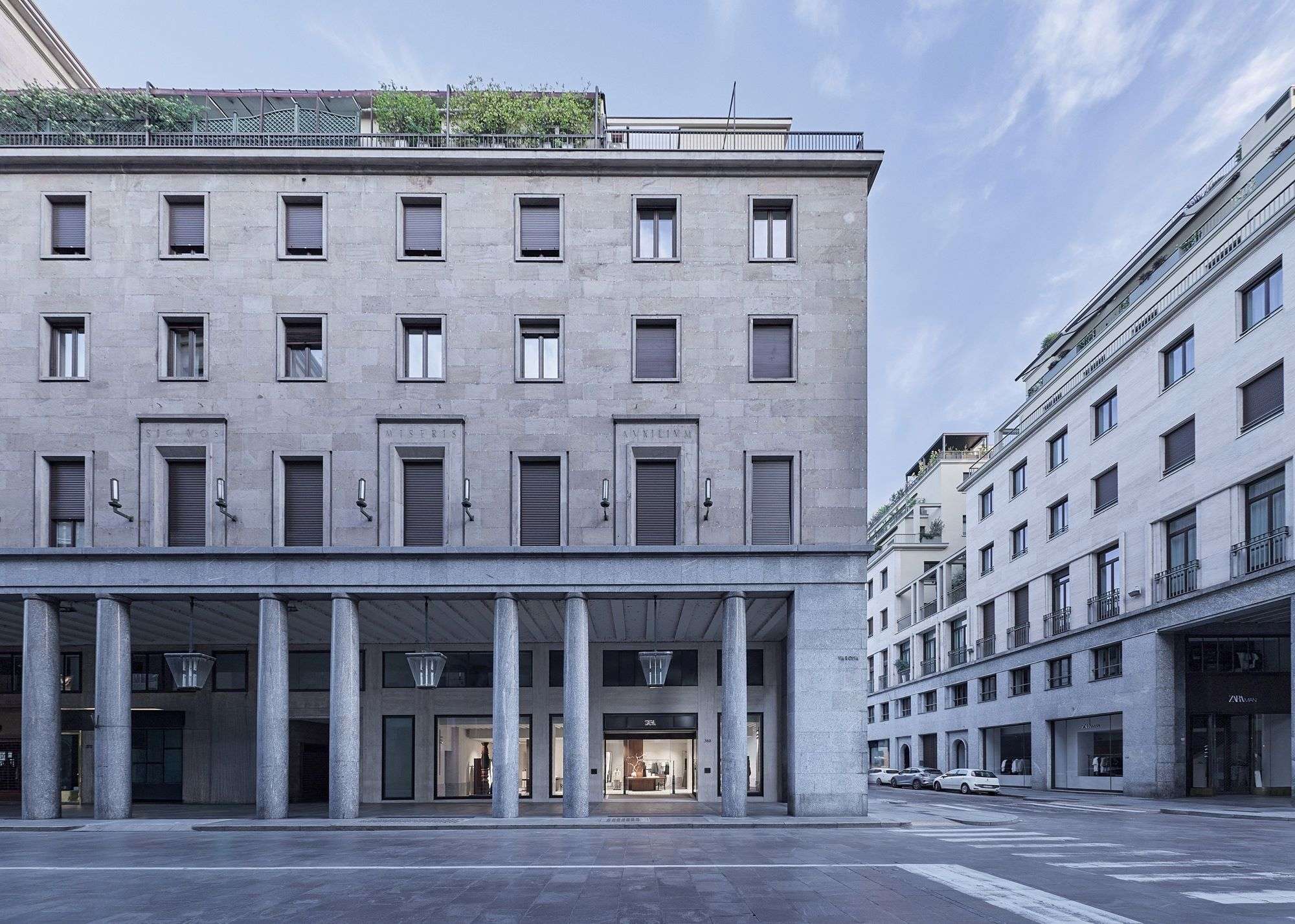 Zara via Roma ha riaperto con un nuovo look dopo lunghi mesi di restyling