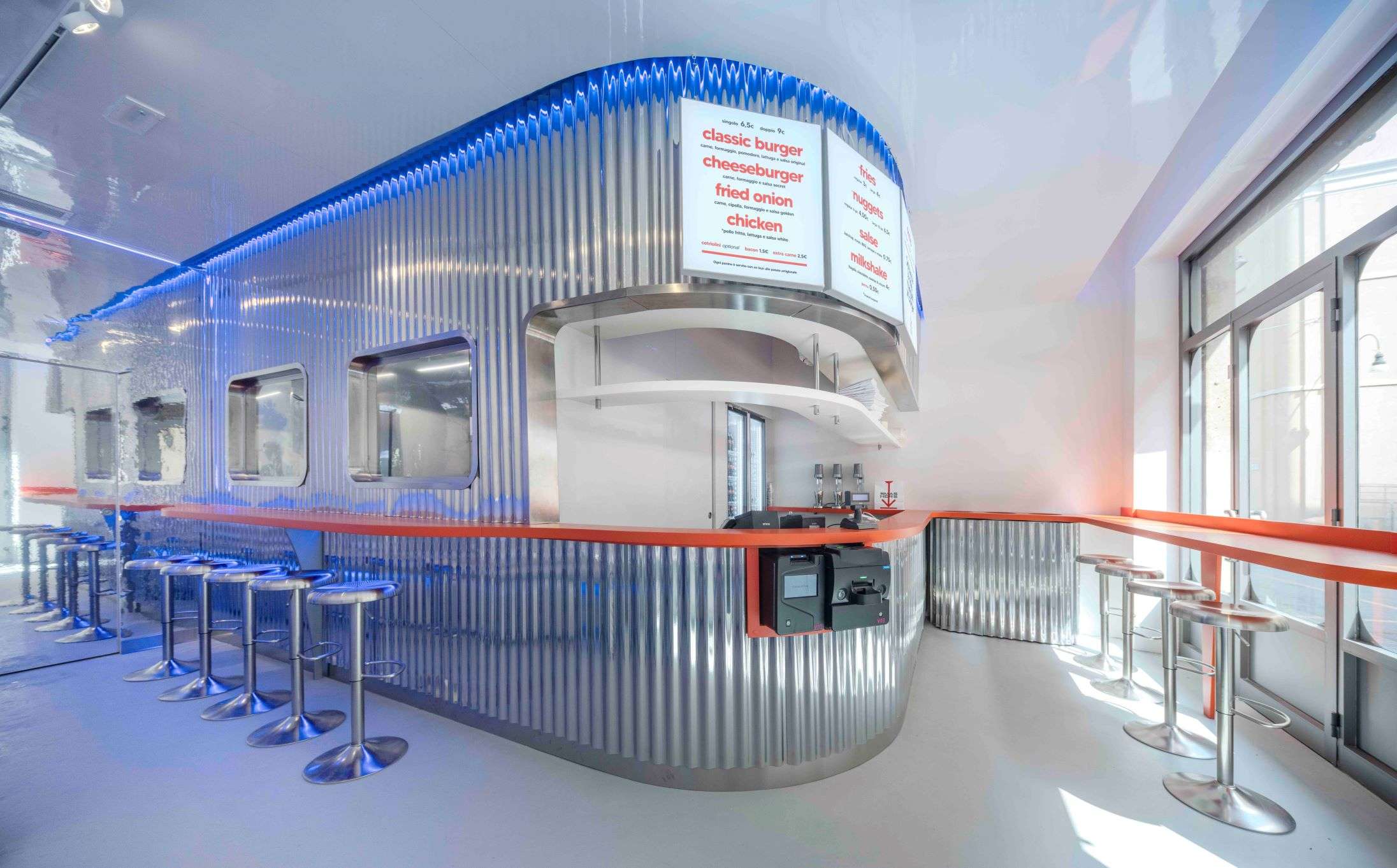 “Smashers” apre a Torino, la catena italiana dedicata allo Smash Burger