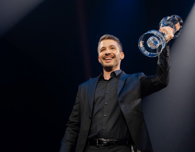 L’italiano Francesco Della Bona vince il Campionato Mondiale della Magia
