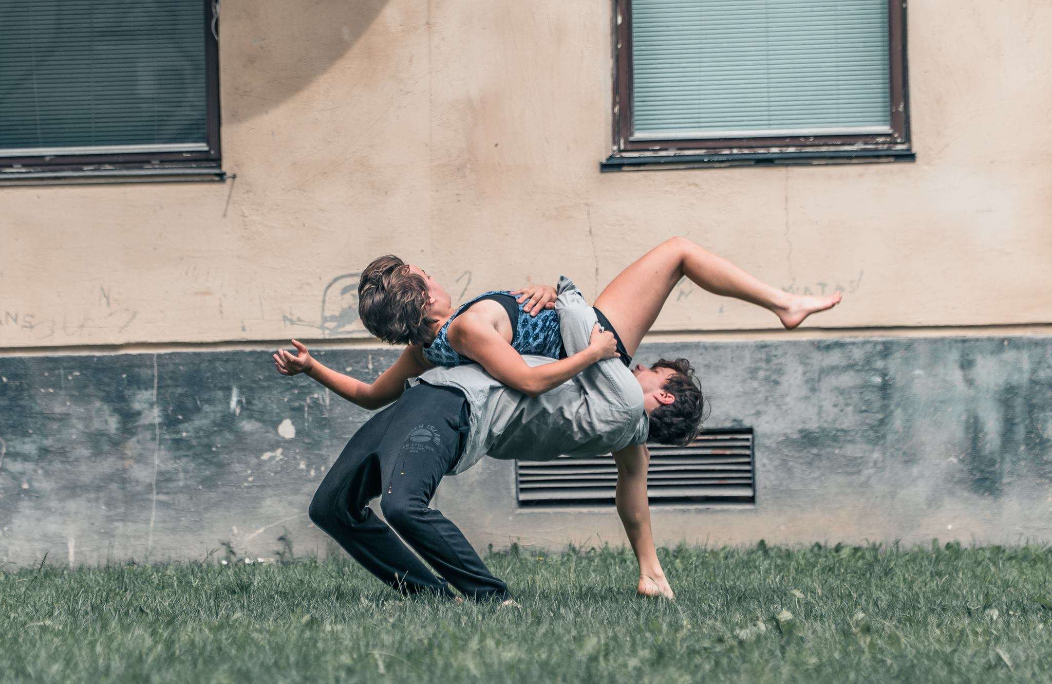 Borgo Campidoglio: circo a cielo aperto con “Attraversamenti e contatti
