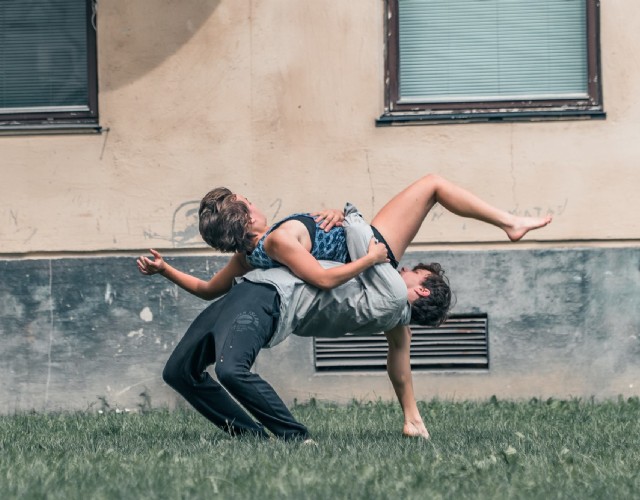 Borgo Campidoglio: circo a cielo aperto con “Attraversamenti e contatti