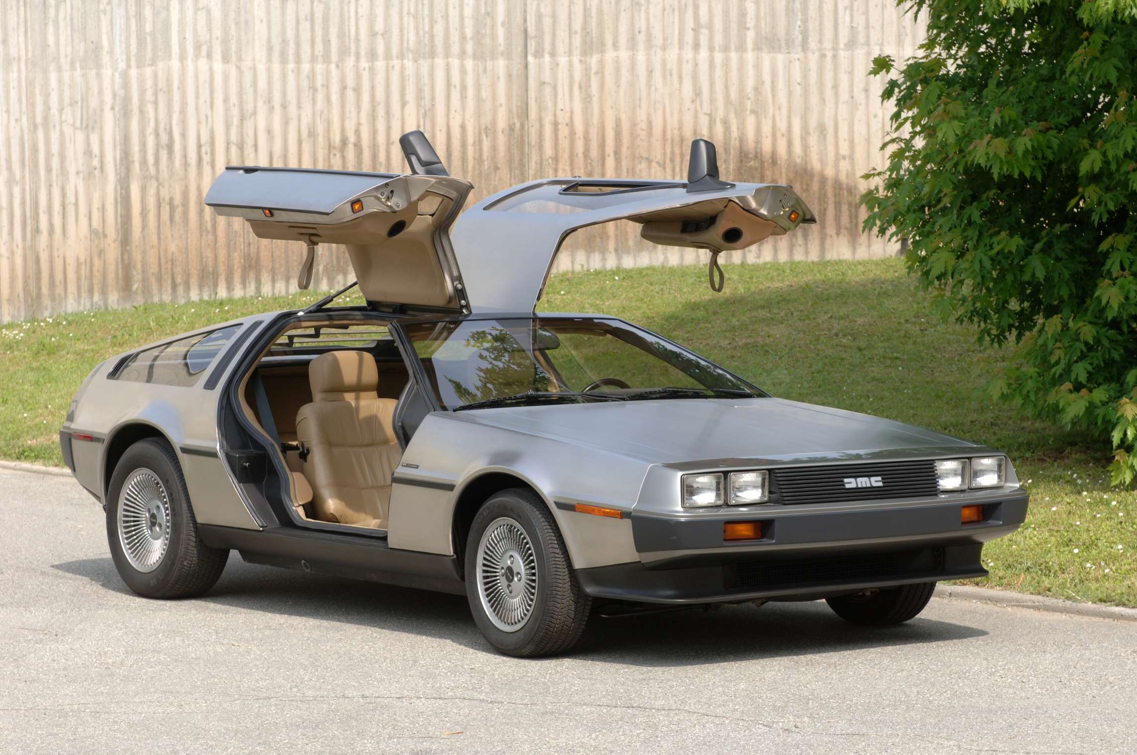 La DeLoreanDMC-12  di “Ritorno al futuro” in mostra al Museo dell’automobile di Torino
