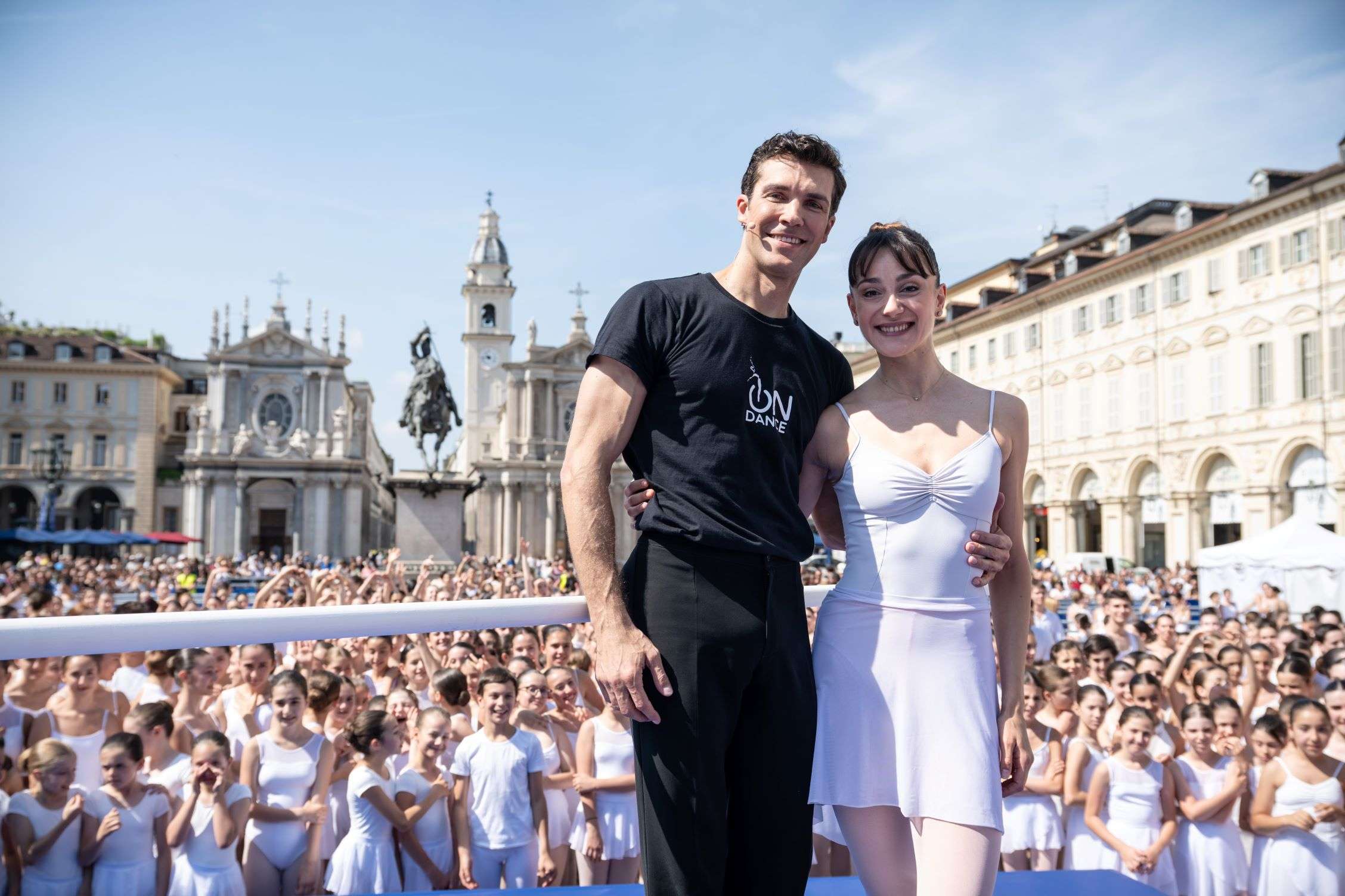 Roberto Bolle e la lezione di danza più grande del mondo in piazza San Carlo