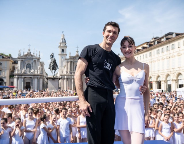 Roberto Bolle e la lezione di danza più grande del mondo in piazza San Carlo