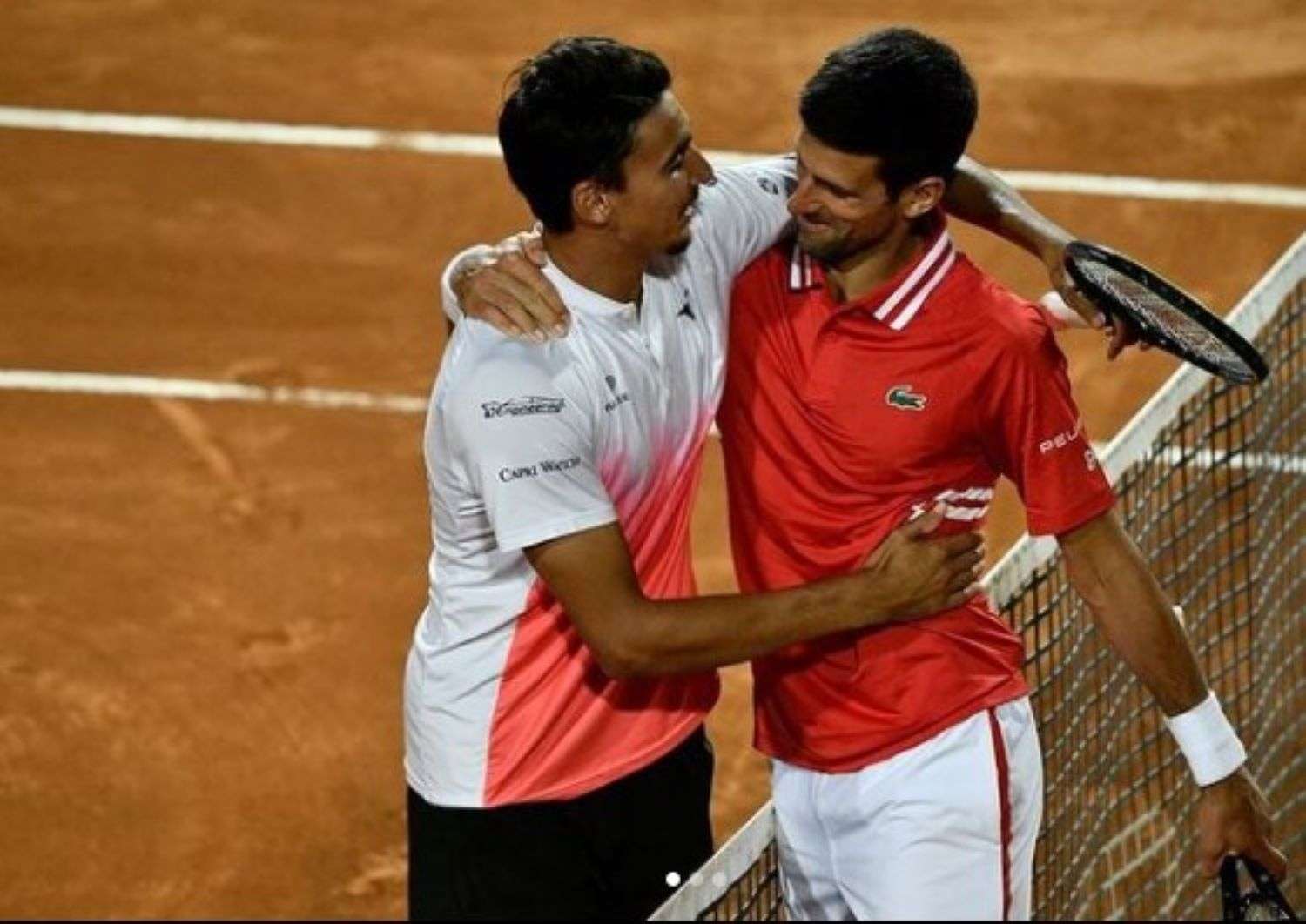 Lorenzo Sonego viene battuto in semifinale da Djokovic dopo una partita che passerà alla storia