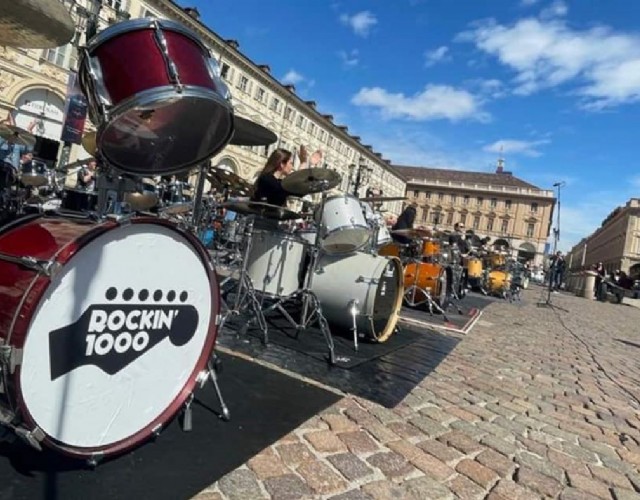 Ciak, in piazza San Carlo si gira lo spot per l'Eurovision con la Rockin'1000