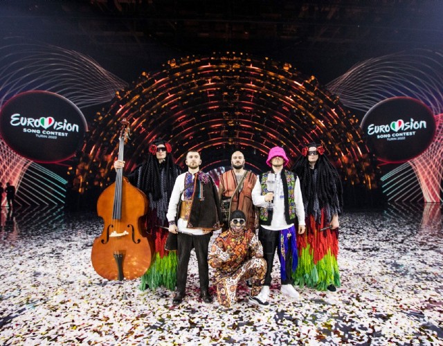 La Kalush Orchestra mette all'asta il trofeo dell'Eurovision e guadagna 900 mila dollari
