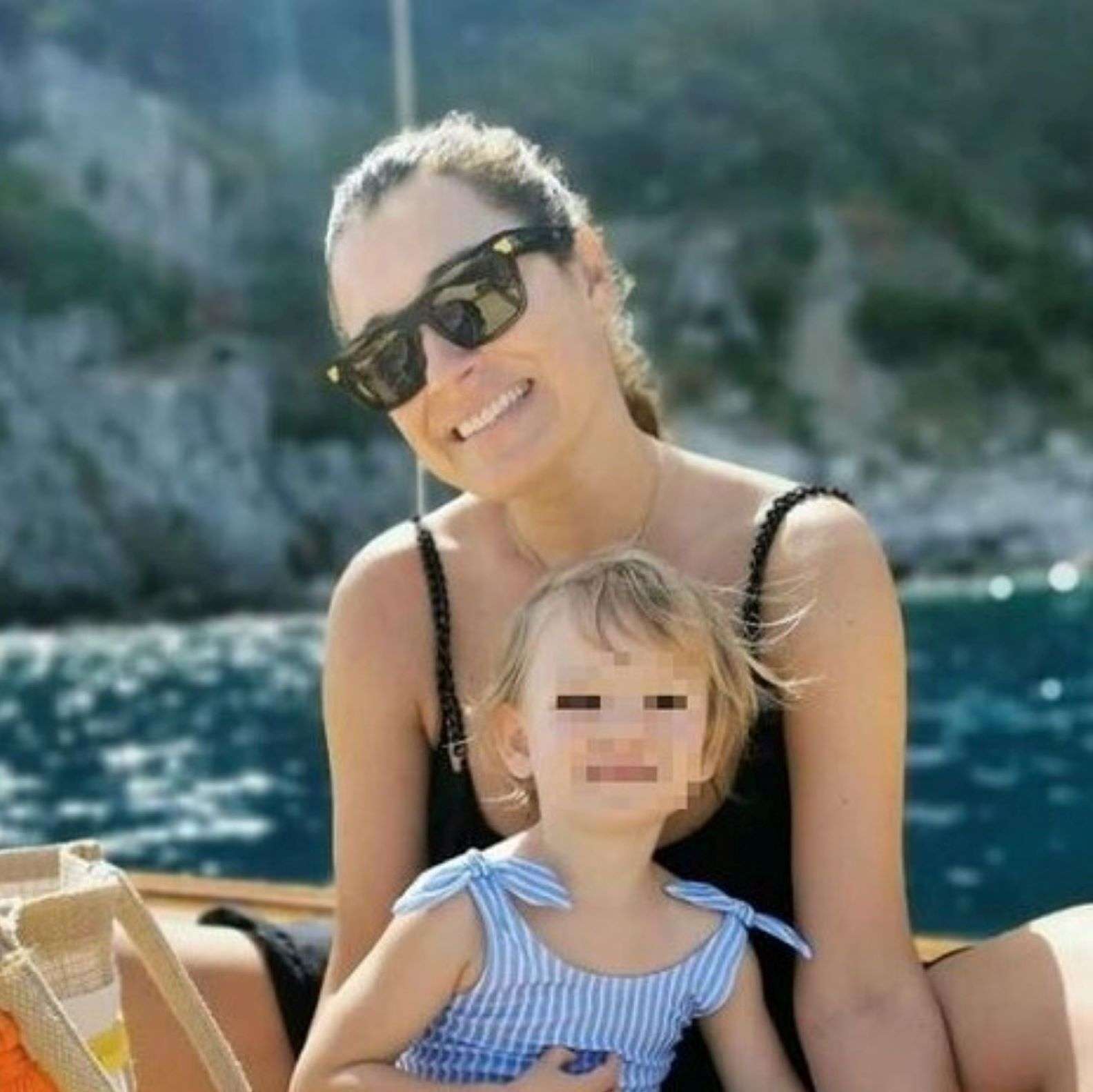 Alena Seredova in vacanza a Capri con tutta la sua famiglia... allargata