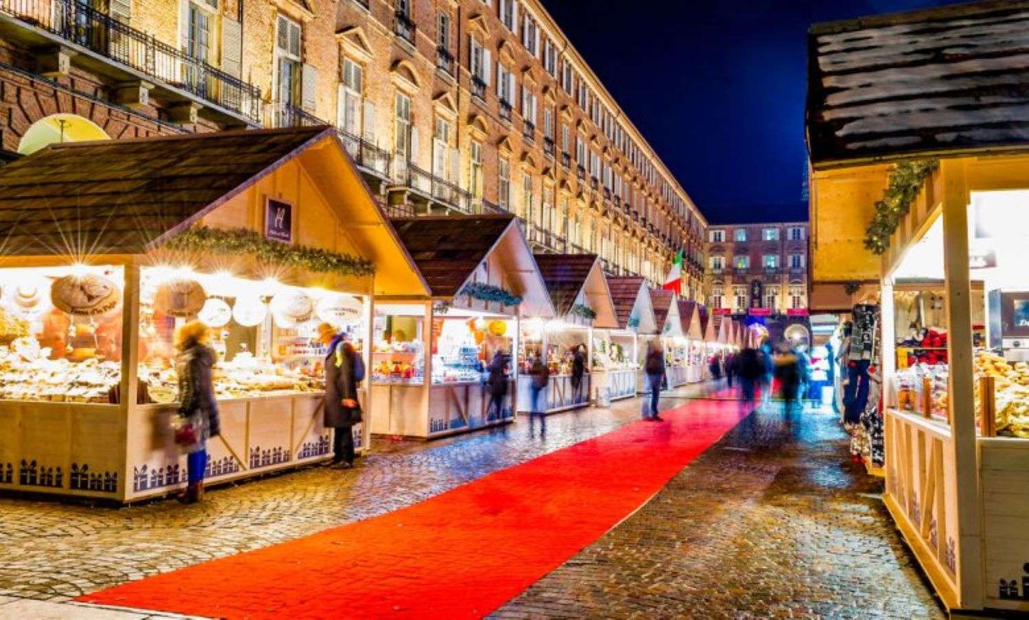 Torino entra in festa, il 10 dicembre si accendono gli alberi di Natale