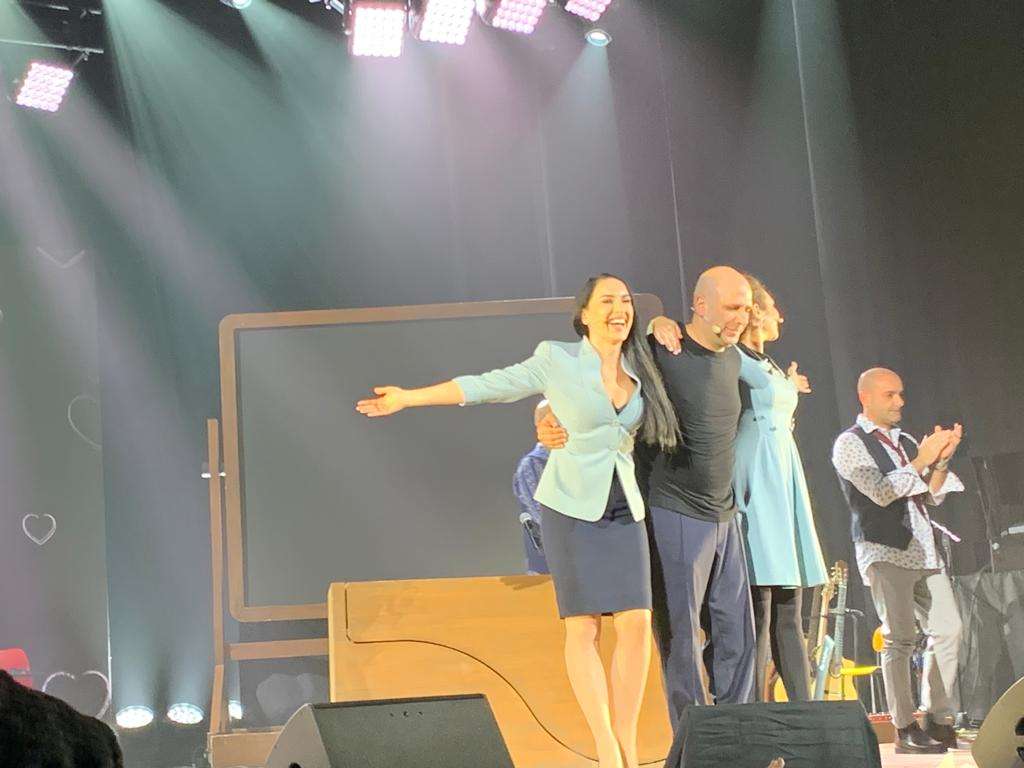 Teatro Colosseo sold out per la prima di Checco Zalone, in platea Moggi e Marco Masini