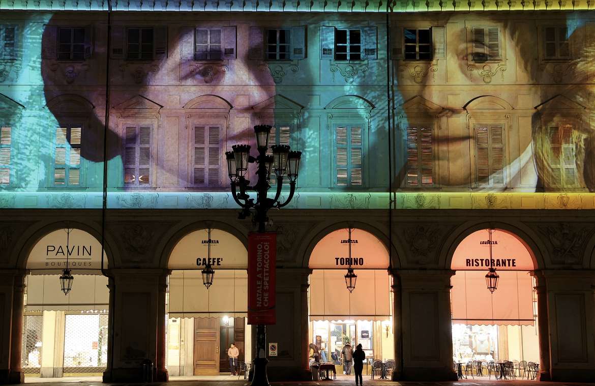 Piazza San Carlo, “il Salotto di Torino” racconta la storia dell’arte in un videomapping
