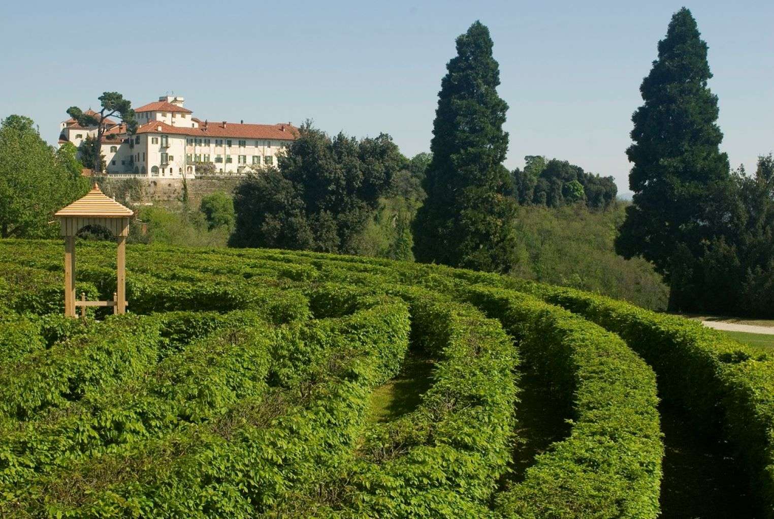 Il Castello di Masino e della Manta aperti a Pasqua e Pasquetta fra pic nic e iniziative