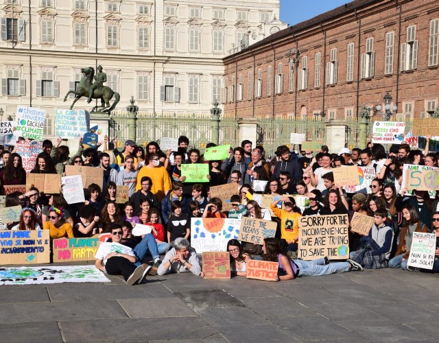 Giustizia climatica e di genere: l’impatto della crisi sulle donne.