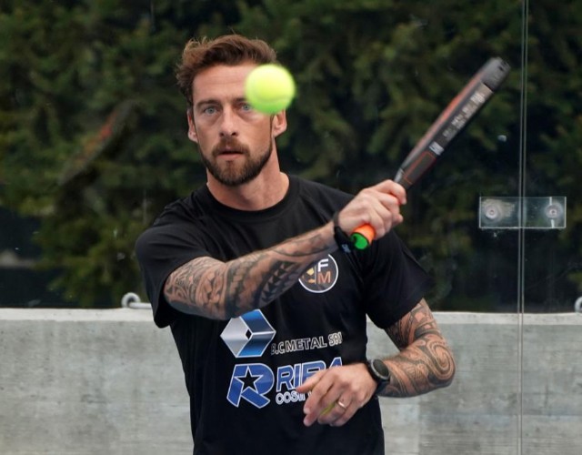 Ronchiverdi: le vecchie glorie del calcio si sfidano a padel nel nuovo Palarinascente