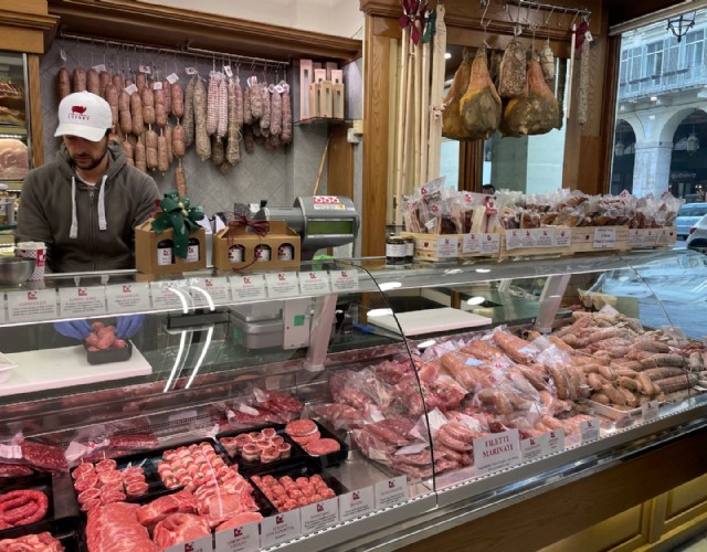 In via Po 39 apre l’Agrisalumeria Luiset: ecco il buon cibo del Monferrato