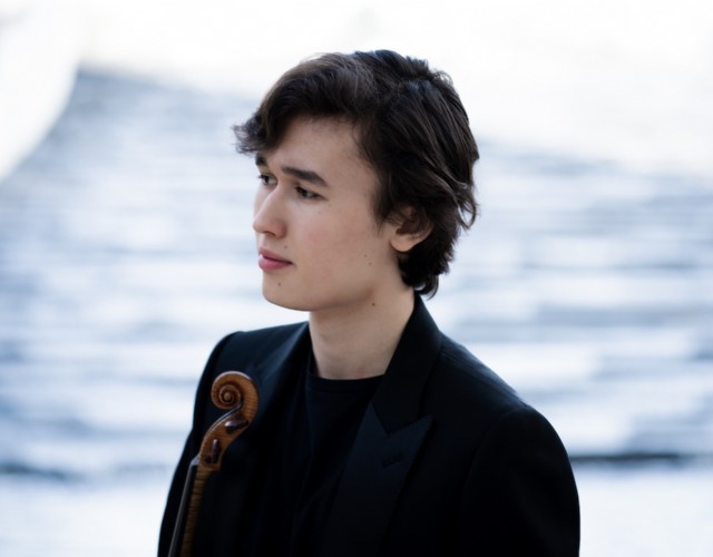 A Torino c’è Daniel Lozakovich il talento del violino che arriva dalla Svezia