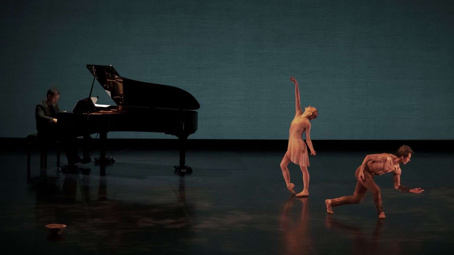 “Echoes of life”, la danza magica di Silvia Azzoni e Michael Bialk