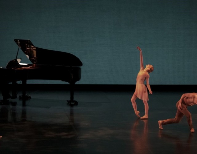 “Echoes of life”, la danza magica di Silvia Azzoni e Michael Bialk