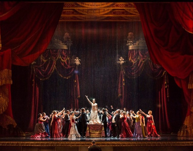 Il Teatro Regio dal vivo con il pubblico in sala con “La traviata