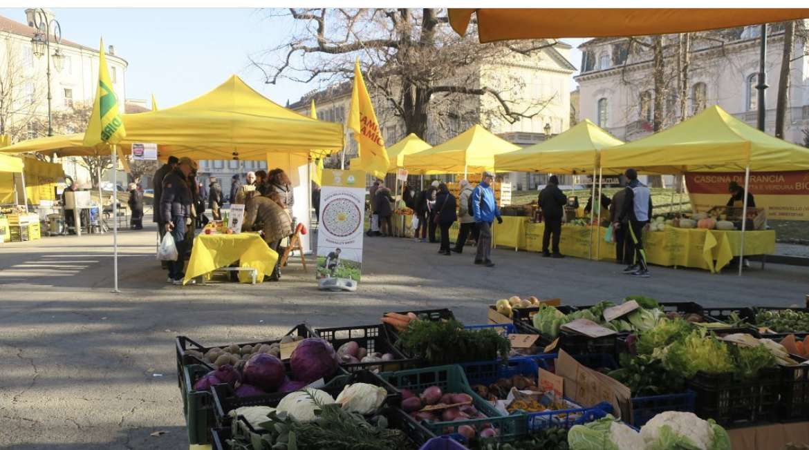 Campagna Amica: la domenica si tinge di giallo con il mercato della Coldiretti