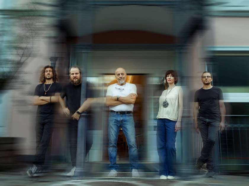 Marco Paolini sul palco del Teatro Colosseo con il nuovo spettacolo “Boomers”
