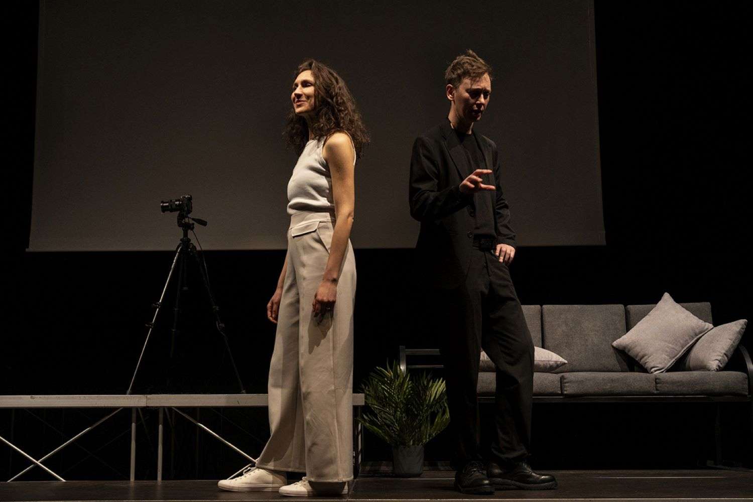 Le dinamiche familiari sul palco con “Stabat Mater” di Liv Ferracchiati