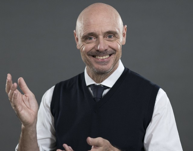 “Il Cabaret in Piazza!” del Centro Commerciale Botticelli presenta Leonardo Manera