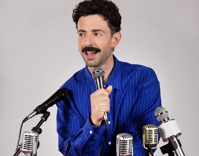 “Grazie per la domanda”, ridere di se stessi per capire qualcosa in più della propria vita