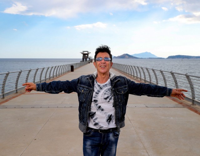 Edoardo Bennato, eterno Peter Pan, torna in concerto e passa anche da Torino