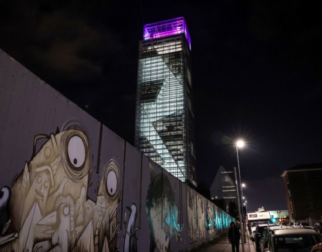 Una Luce d’Artista per la prima volta all’ultimo piano del Grattacielo Piemonte