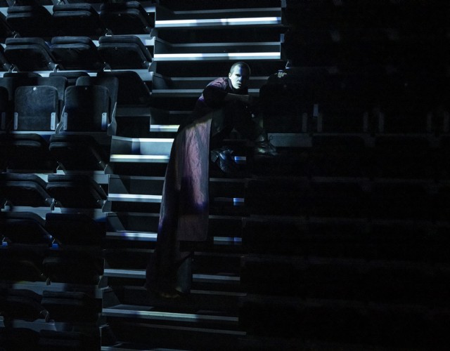 Il “Dracula” di Fabrizio Sinisi inaugura la stagione del Teatro Astra di Torino