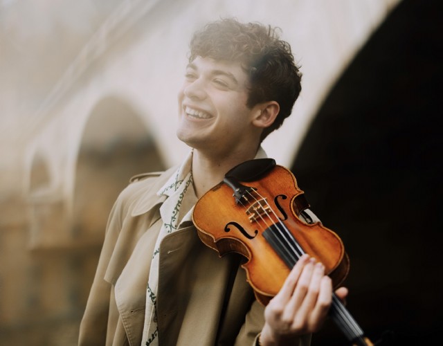 Il giovane violinista Andrea Cicalese debutta con l’Orchestra Sinfonica Nazionale della Rai