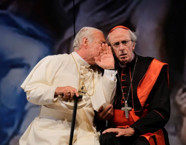 “I due Papi” di Anthony McCarten in scena al Teatro Gobetti di Torino