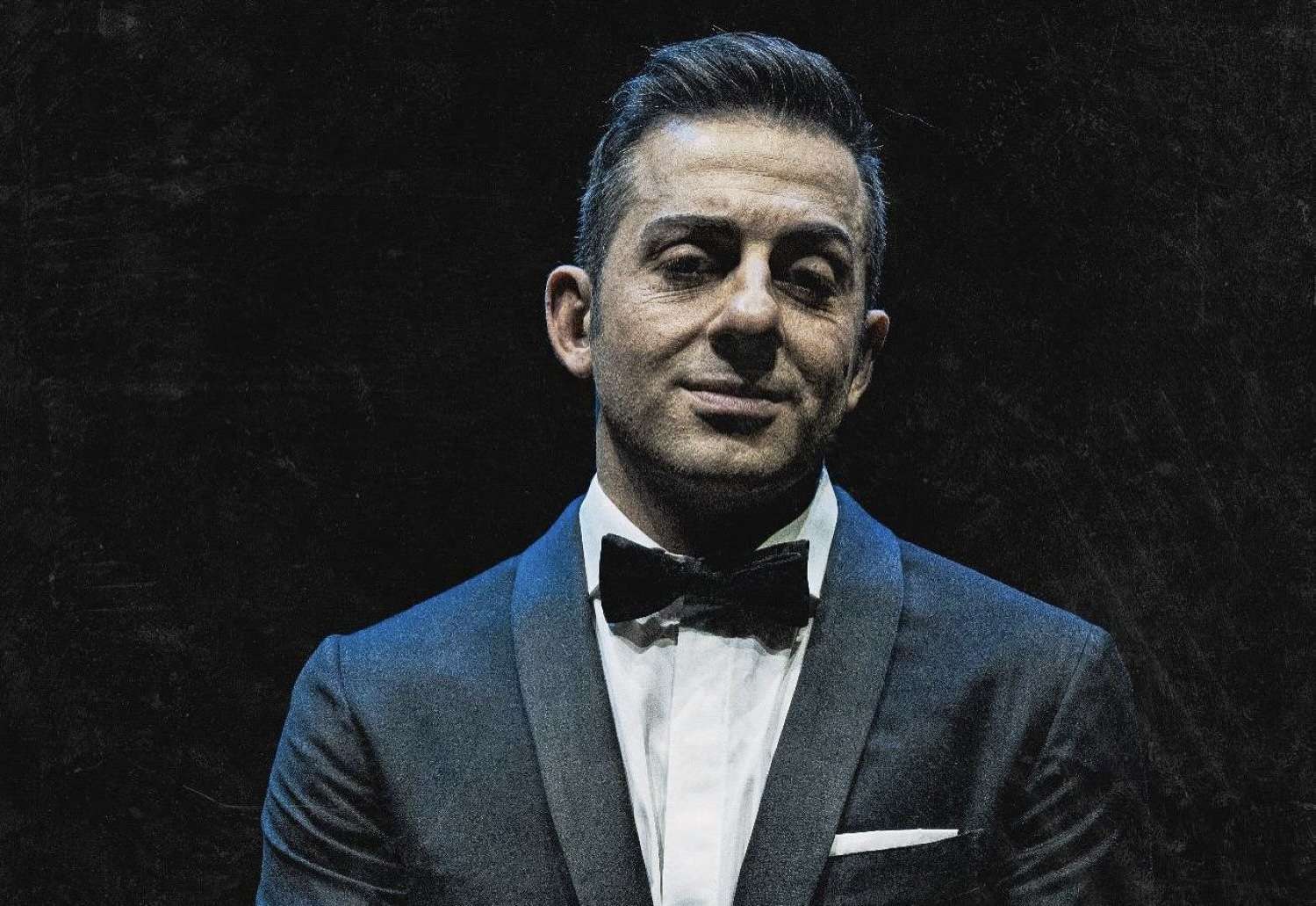 Francesco Cicchella e tutta la sua comicità torna sul palco con “Tante belle cose”