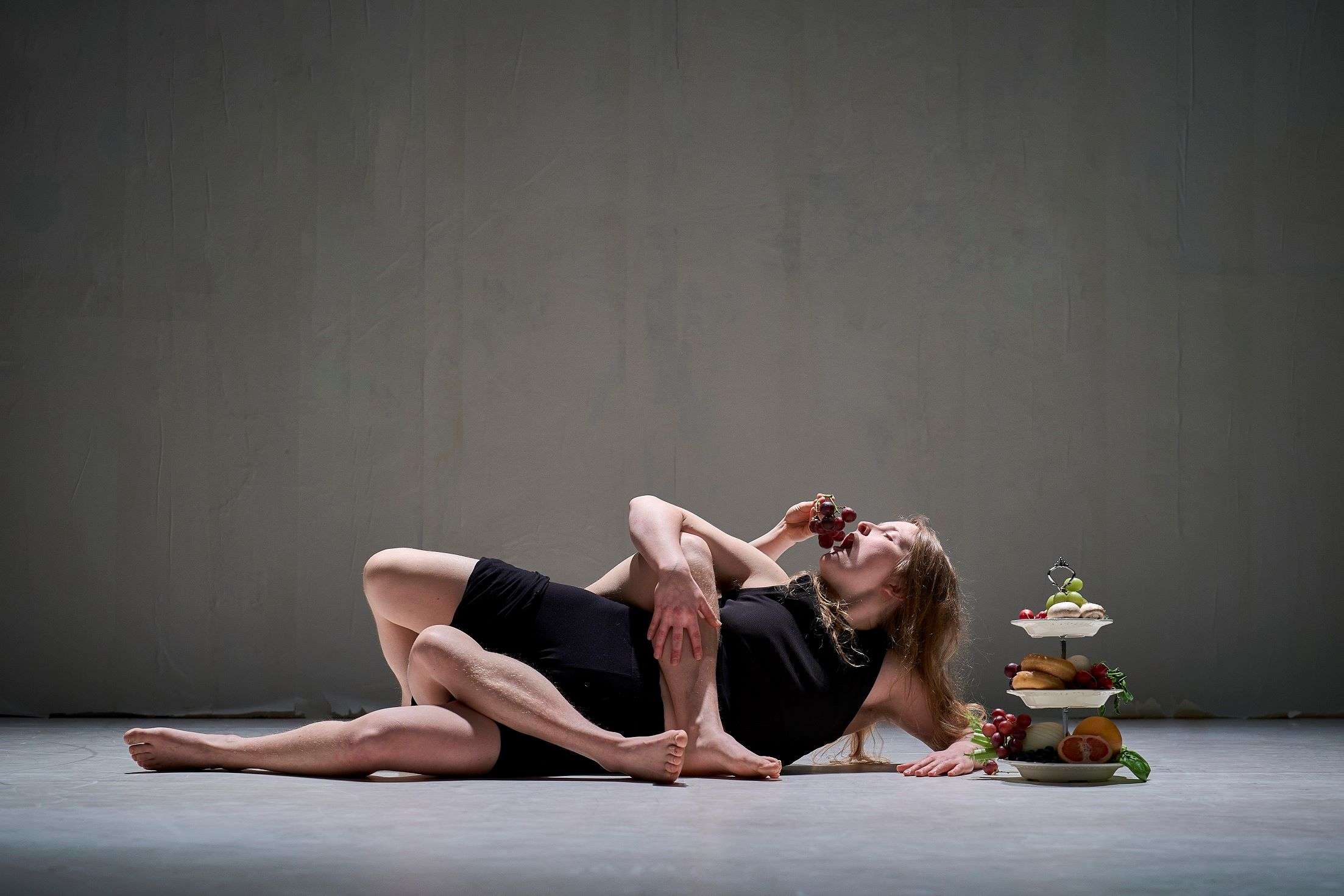 Si intitola proprio “Food” lo spettacolo che aprirà “Play with Food – La scena del cibo” 2026