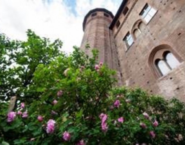 In visita a Palazzo Madama e a Casa Martini con i migliori aperitivi