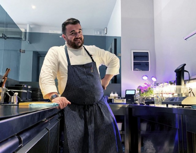 Chef Andrea Larossa che bomba! Porta il suo ristorante da Alba a Torino