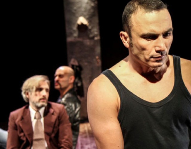 Al Teatro Gobetti va in scena “12 baci sulla bocca” di Mario Gelardi