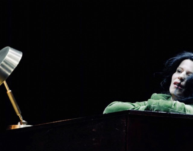 Sonia Bergamasco al Teatro Carignano con “Chi ha paura di Virginia Woolf?”
